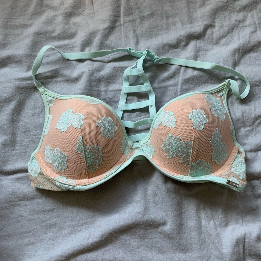 VS pink lightly lined racerback bra
